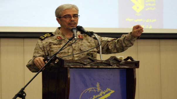 اللواء باقري: الولايات المتحدة اعترفت مراراً بأنها عاجزة عن مواجهة الجمهورية الاسلامية عسكرياً