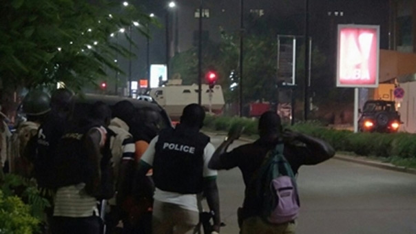 قتلى ورهائن في هجوم على مطعم في بوركينا فاسو