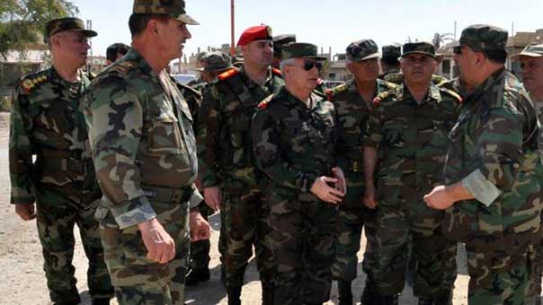 العماد أيوب يتفقد وحدات الجيش السوري في مدينة السخنة: تحريرها قاعدة للانطلاق باتجاه دير الزور