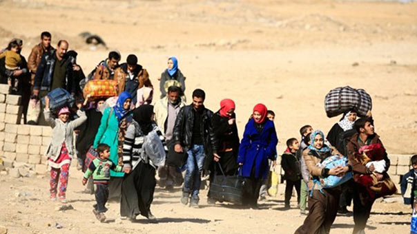 آلاف المدنيين ينزحون من تلعفر مع قرب بدء معركة التحرير