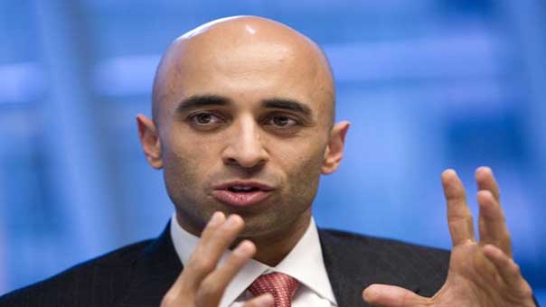 العتيبة يعترف بجرائم ضدّ المدنيين في اليمن ويهزأ بالحكم السعودي