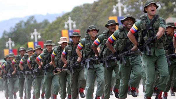 مناورات عسكرية كبيرة للجيش الفنزويلي ردًا على التهديدات الاميركية