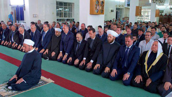 الرئيس الأسد يؤدي صلاة العيد في مدينة قارة في القلمون الغربي بريف دمشق