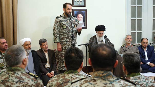 الإمام الخامنئي: مقر خاتم الأنبياء (ص) للدفاع الجوّي هو الخطّ الأمامي للدفاع عن حيثيّة ووجود البلاد