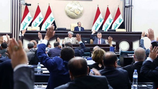البرلمان العراقي علّق عضوية مؤيدي الاستفتاء وأوقف التعاملات المالية مع كردستان

