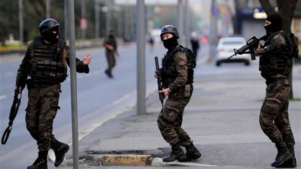 تركيا.. اعتقال 254 شخصاً بتهمة &rsquo;الارتباط بغولن&rsquo;

