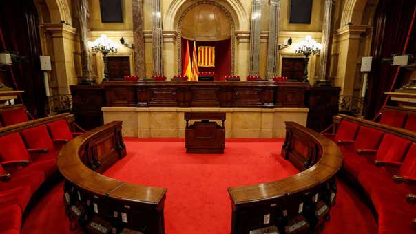 إسبانيا تعلق جلسة للبرلمان الكتالوني

