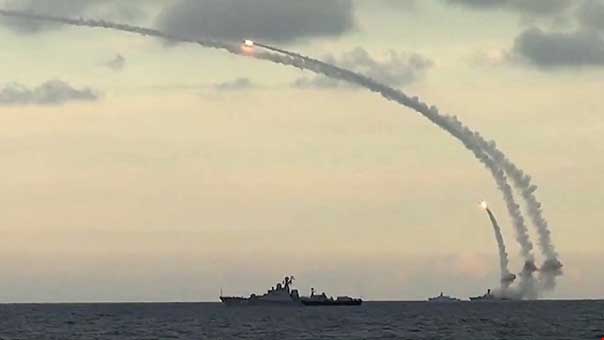 صواريخ &rsquo;كاليبر&rsquo; روسية على مواقع لـ&rsquo;داعش&rsquo; في الميادين بدير الزور

