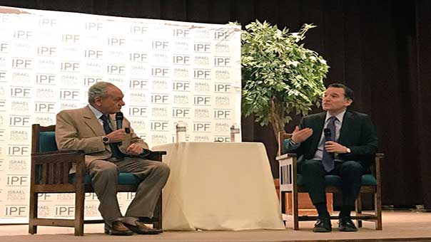 تركي الفيصل في &rsquo;المعبد اليهودي المحافظ&rsquo; للترويج للتسوية مع &rsquo;اسرائيل&rsquo;