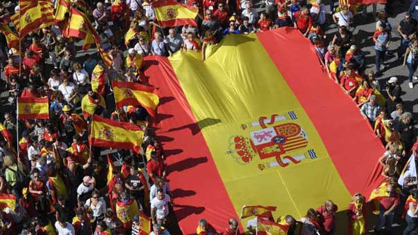 مدريد تلغي وثيقة استقلال كتالونيا وتستدعي بوتشيمون إلى التحقيق

