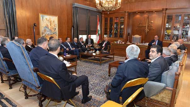 الرئيس بري اطلع نوابا على التقرير عن نية العدو بناء جدار على الحدود: التلزيمات لن تمر الا عبر دائرة المناقصات