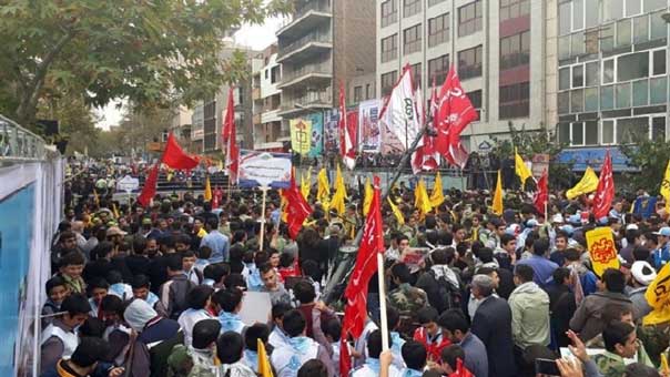 إيران تحيي اليوم الوطني لمقارعة &rsquo;الاستكبار العالمي&rsquo;.. وشمخاني: شعبنا يفشل مخططات أميركا