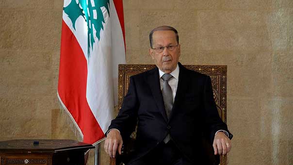 الرئيس عون يتريث في البت باستقالة الحريري