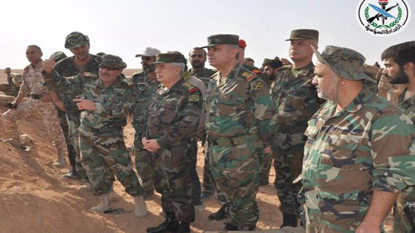 القائد العام للجيش السوري يتفقد وحدات الجيش العاملة في ديرالزور وريفها