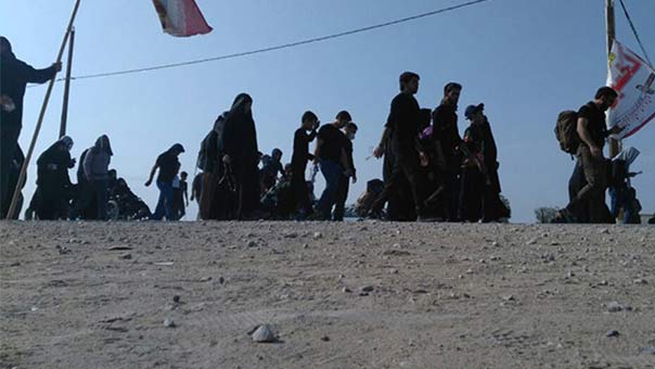 بالصور.. العهد يرافق &rsquo;المشاية&rsquo; على الطريق نحو كربلاء المقدسة