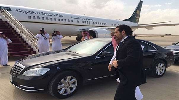 حاصروه بطائرته وصادروا هواتفه.. روبرت فيسك يروي تفاصيل جديدة عما جرى للحريري