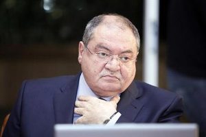 وزير الدفاع للمنار: منتقدو الجيش لا يؤمنون بلبنان وعليهم عدم زجه في أمور خارج المألوف الإنساني
