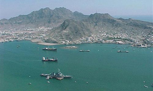 أذيال الخيبة والهزيمة تلاحق السعودية إلى باب المندب