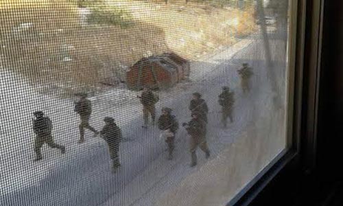 عشرات الإصابات خلال مواجهات عنيفة في نابلس والقدس والاحتلال يعتقل 7 فلسطينيين