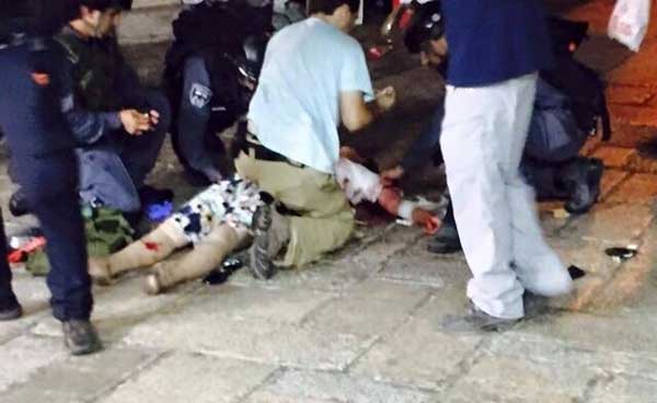 مقتل مستوطنين إثنين في عملية طعن بطولية في القدس المحتلة واستشهاد منفذها