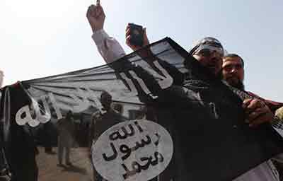 من صنعاء إلى عدن: رايات &laquo;القاعدة&raquo; والسعودية تظلّل &laquo;التغريبة&raquo;