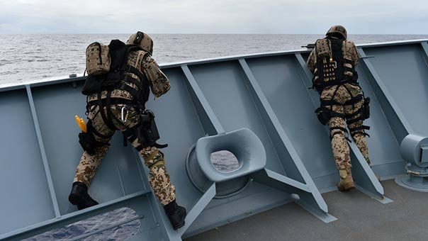 مجلس الأمن يعطي الضوء الأخضر لاعتراض سفن المهربين في مياه المتوسط.. بالقوة