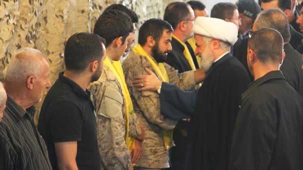 وفود مباركة بالشهيد القائد حسن محمد الحاج (ابو محمد الاقليم) في بلدة اللويزة