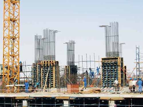 السعودية: كيف يستغلّ محمد بن سلمان المواطنين ليُنعش شركاته العقارية؟