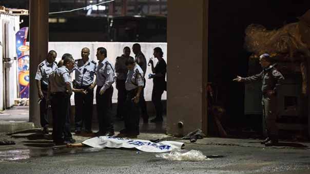 فرار عشرات من جنود الاحتلال في بئر السبع خوفًا من منفذ العملية &lrm;و&rsquo;معاريف&rsquo;: هؤلاء عار على الجيش الاسرائيلي