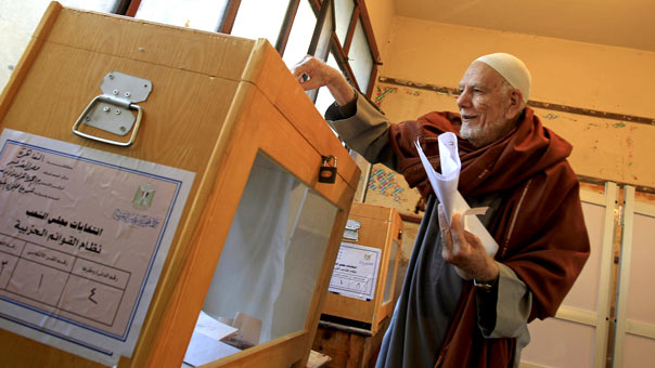 الانتخابات البرلمانية المصرية..بدء فرز الأصوات وصراع بين الكتل المتنافسة