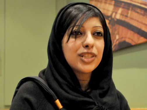 البحرين: تخفيض حكم السجن بحقّ زينب الخواجة إلى سنة واحدة