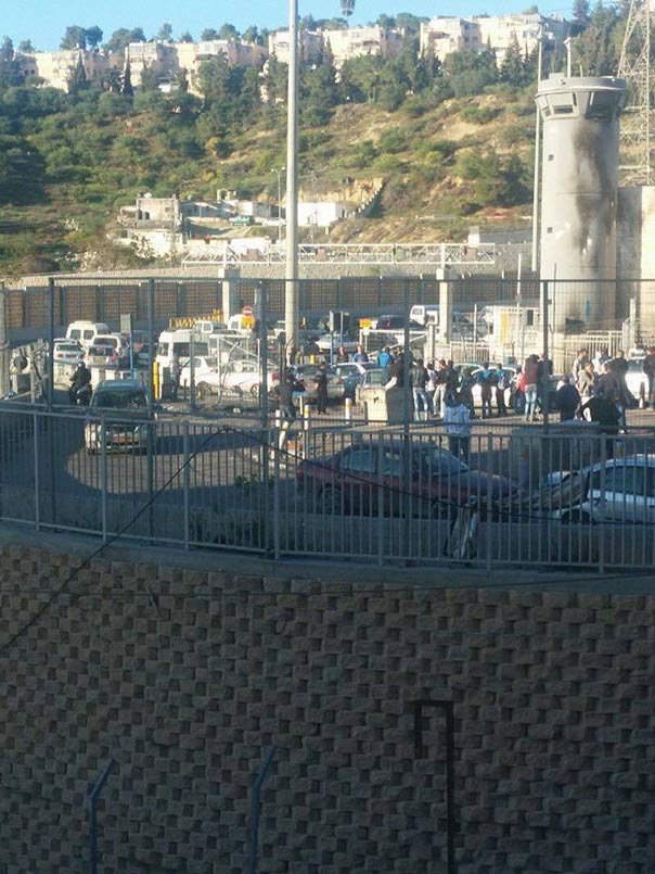 قوة صهيونية خاصة تُعدم أسيراً محرراً داخل مشفى في الخليل وتختطف ابن عمه المصاب