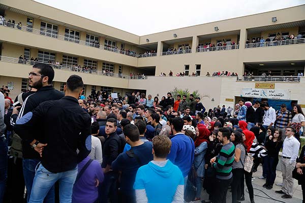 وقفة تضامنية مع شهداء برج البراجنة من طلاب الجامعات في كافة المناطق اللبنانية