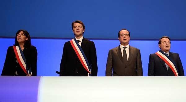 هولاند لتشكيل تحالف واسع ضد &rsquo;داعش&rsquo;.. وحاملة طائرات فرنسية إلى المتوسط