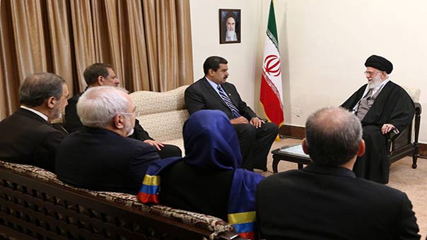 الإمام الخامنئي مستقبلاً بوتين: للحذر من مساعي أميركا لتحقيق ما فشلت عنه عسكرياً في سوريا بالسياسة