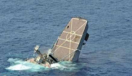 خامس سفينة حربية تطالها النيران اليمنية...وصواريخ الجيش واللجان تدك نجران