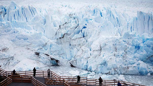 قمة المناخ: زعماء العالم يتباحثون مخاطر &rsquo;الانبعاثات الحرارية&rsquo; والشعوب تتظاهر مطالبة بإجراءات لتفادي الكوارث
