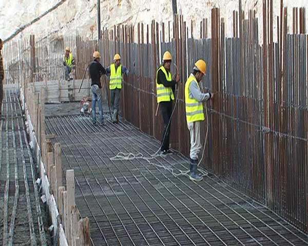 الجيش السوري يحارب الإرهاب ويبني في آن