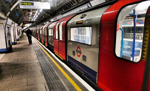 إصابة 3 أشخاص في حادث طعن بمحطة لقطارات الأنفاق في لندن