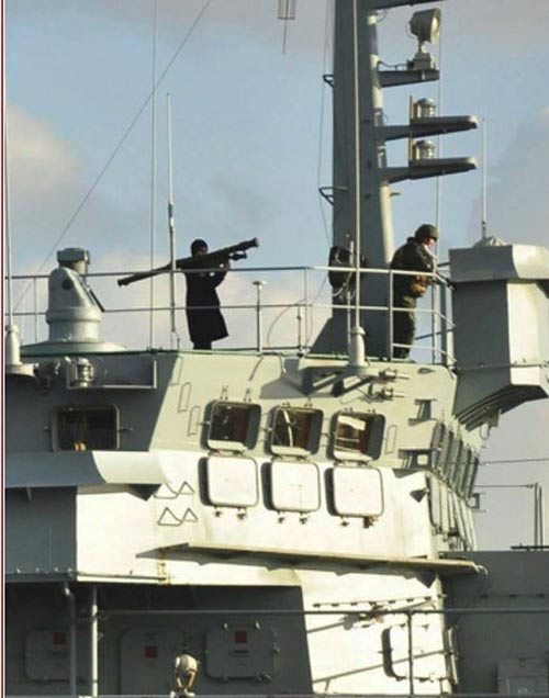 بالصور: صاروخ مضاد للطائرات بوضع الإطلاق على متن سفينة روسية عبرت مضيق البوسفور