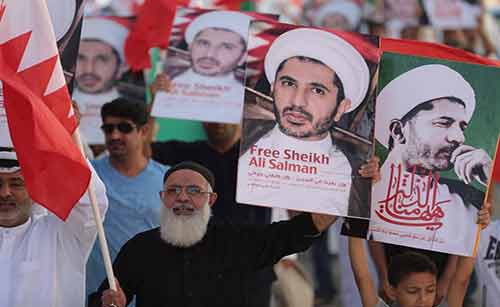 تظاهرة جماهيرية في البحرين تنديداً بالتفجير الارهابي في برج البراجنة