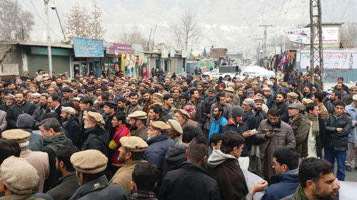 بالصور .. سلسلة تظاهرات في باكستان تنديدًا باعدام السعودية للشيخ النمر