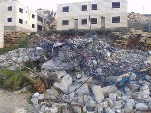 الاحتلال يقتل فلسطينيين على حاجز عسكري جنوب الضفة.. وتعالي الدعوات لتصعيد الانتفاضة