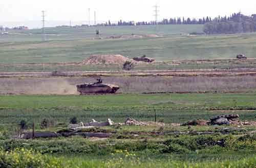 شهيد و3 جرحى في قصف صهيوني والاحتلال يستنفر على حدود غزة