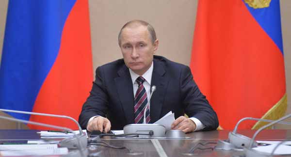بوتين يحث الحكومة لتكون جاهزة لأي تطور في الوضع الاقتصادي