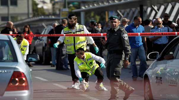 عملية طعن في &rsquo;يقوع&rsquo; وحملة اعتقالات واسعة في الضفة الغربية