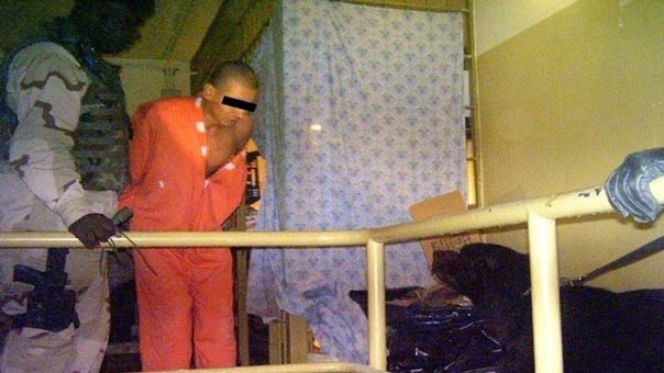 صور جديدة توثق الجرائم الأميركية بحق معتقلين في العراق وأفغانستان