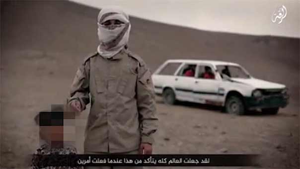 &rsquo;داعش&rsquo; يعدم 3 محتجزين على يد طفل لم يتجاوز 4 أعوام