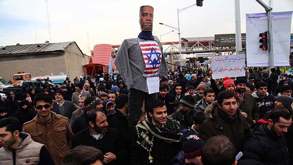 الايرانيون يجددون بيعتهم للثورة الاسلامية بمسيرات مليونية