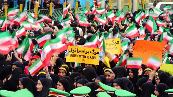 الايرانيون يجددون بيعتهم للثورة الاسلامية بمسيرات مليونية